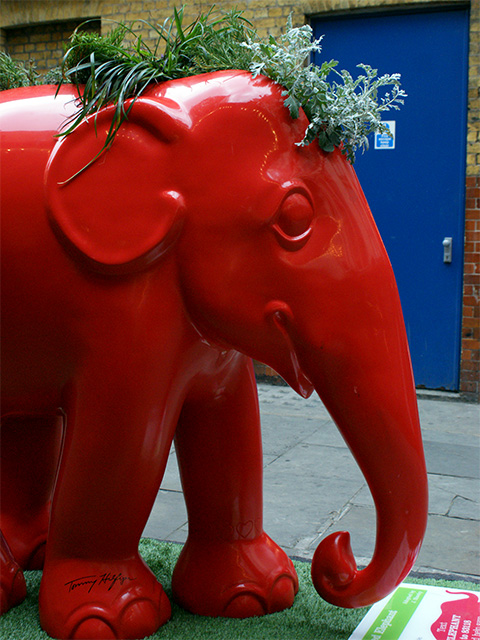 Elephant Parade - Tommy Hilfiger Red Elephant